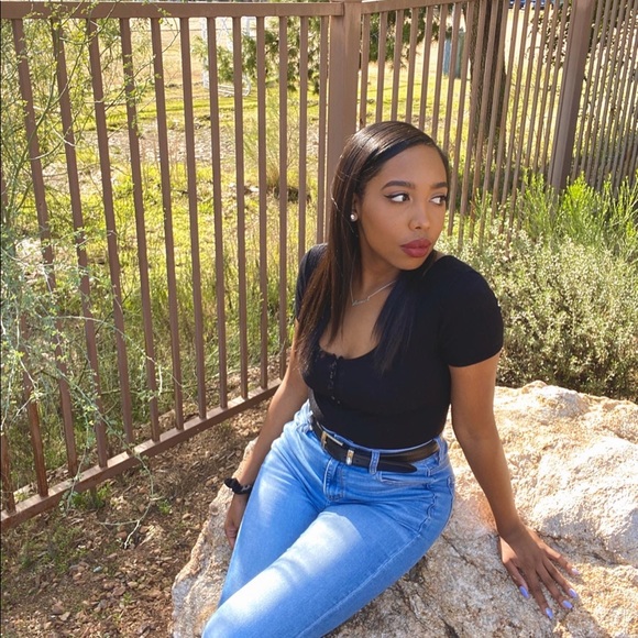 American Eagle Blue Jeans - Picture 1 of 7